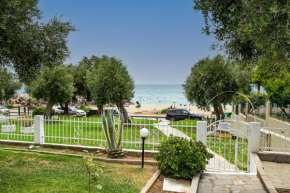 Eleni Seafront Apartment by RentalsPro Services-Nea Moudania Halkidiki